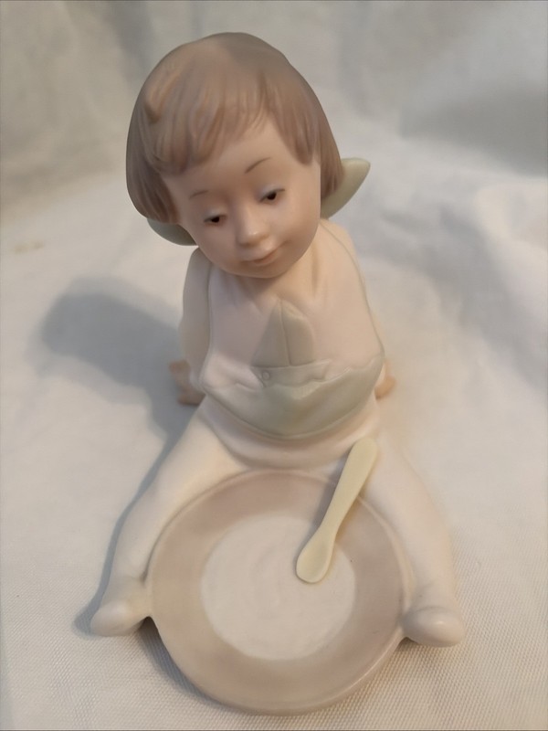 Vintage 1991 Daisa Golden Memories Baby Boy Sitting Eating Figurine Spain