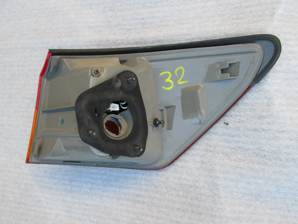 LUZ TRASERA LEXUS IS250 IS350 SEDÁN ORIGINAL FABRICANTE DE EQUIPOS ORIGINALES 2006 2007 2008 Foto 4 de 4