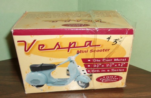 1997 Xonex Die Cast Limited Edition Blue Vespa Scooter Moped 6th in the Series - Picture 14 of 23