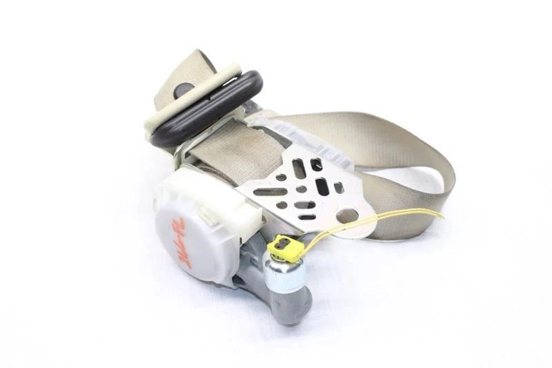 Infiniti G37 V36 2011 convertible #266 cinturón de seguridad delantero izquierdo con pre-choque Foto 3 de 4