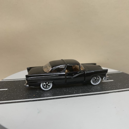 ERTL Replica Series 1956 Ford Crown Victoria 2-Door Hardtop Black w/White Walls - Picture 9 of 11