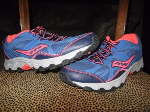 SAUCONY Women's ESCAPE TA Running 