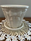 VTG.  SHAWNEE POTTERY PLANTER OFF WHITE BASKET WEAVE DESIGN W/ BOW GARLAND USA