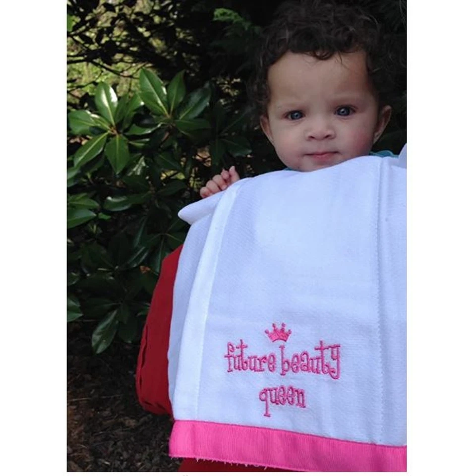 Juego de 2 toallas Baby Burp Cloth Future Beauty Queen, Lil Miss enero Foto 2 de 4