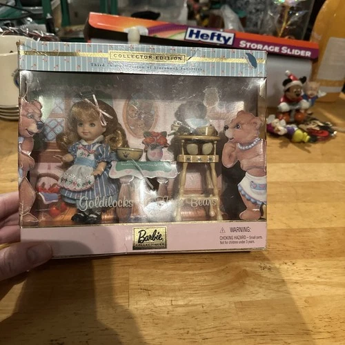 BARBIE Goldilocks and the Three Bears Doll Playset Mattel Vintage 2000 NIB