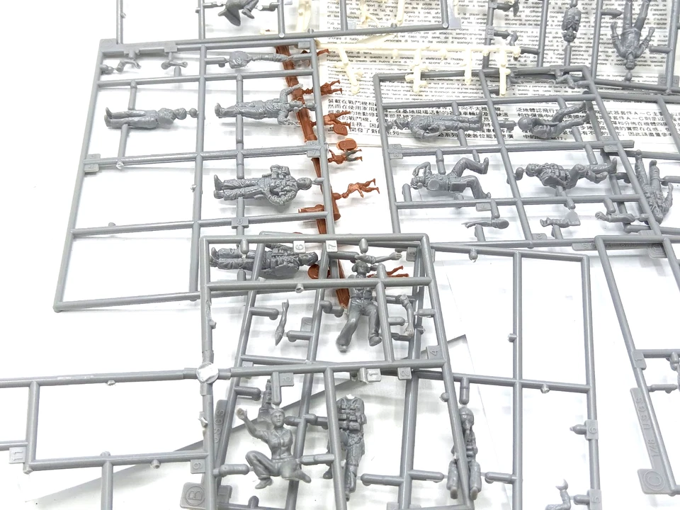 Bausatz U.S.Pilot / Ground Bodenpersonal CREWX48-5 SET:B 1:48 Made in Japan - Bild 3 von 4