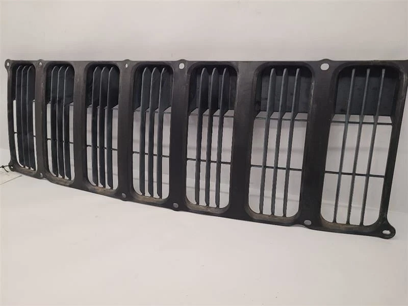 2007-10 JEEP PATRIOT GRILLE   Foto 3 de 4
