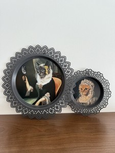 2 rare/retired IKEA Skurar Victorian cat portrait tray/plates | Thierry Poncelet