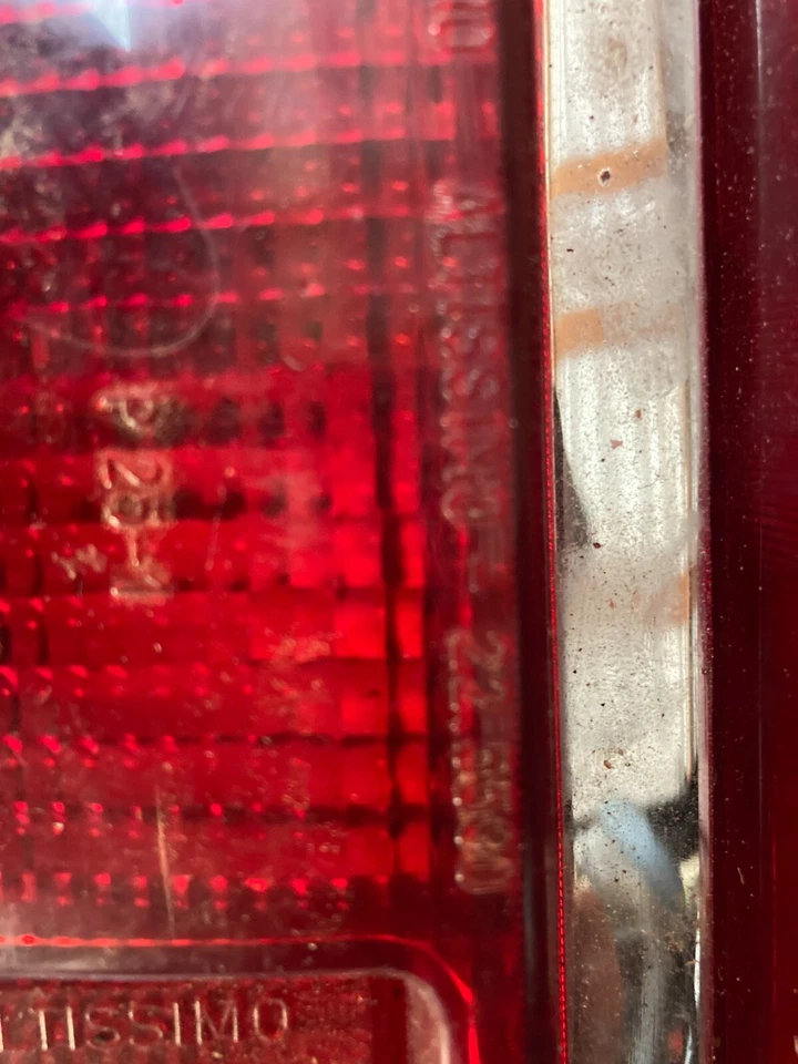 Lámpara de luz trasera Lamborghini Urraco ALTISSIMO lado del pasajero Foto 3 de 3