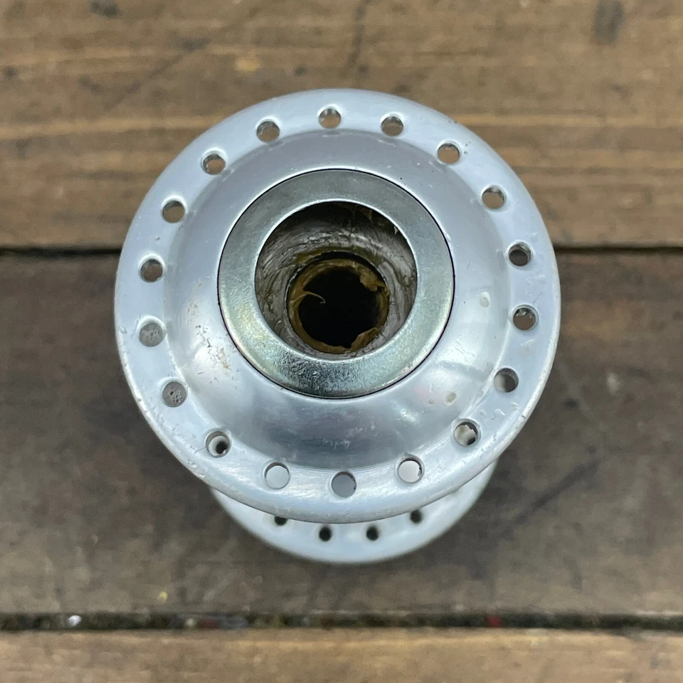 Vintage Miche Competition Front Hub SHELL ONLY 36 Hole Oil port 70s 80s Italy - Image 3 of 4