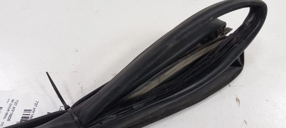 Hyundai Accent On Door Seal Rubber Right Passenger Front 2006 2007 2008 2009 201 - Image 3 of 3
