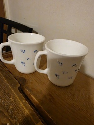 Vintage Set Of 2 CORNING CORELLE Provincial Blue Flower Coffee Mug Cup