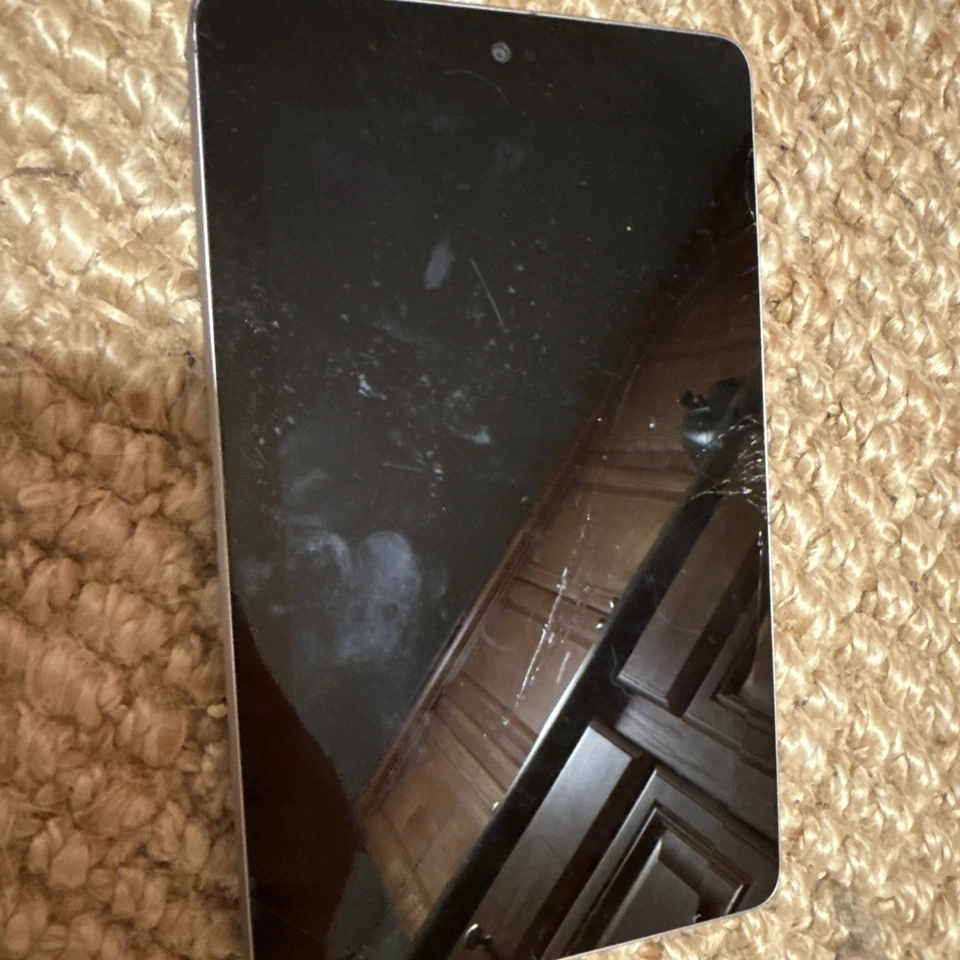 Nexus 7 (1-го поколения) 16GB, Wi-Fi, 7 см - черный * не работает * - Изображение 2 из 3