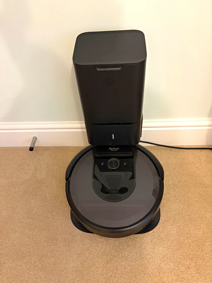 iRobot Roomba i7+