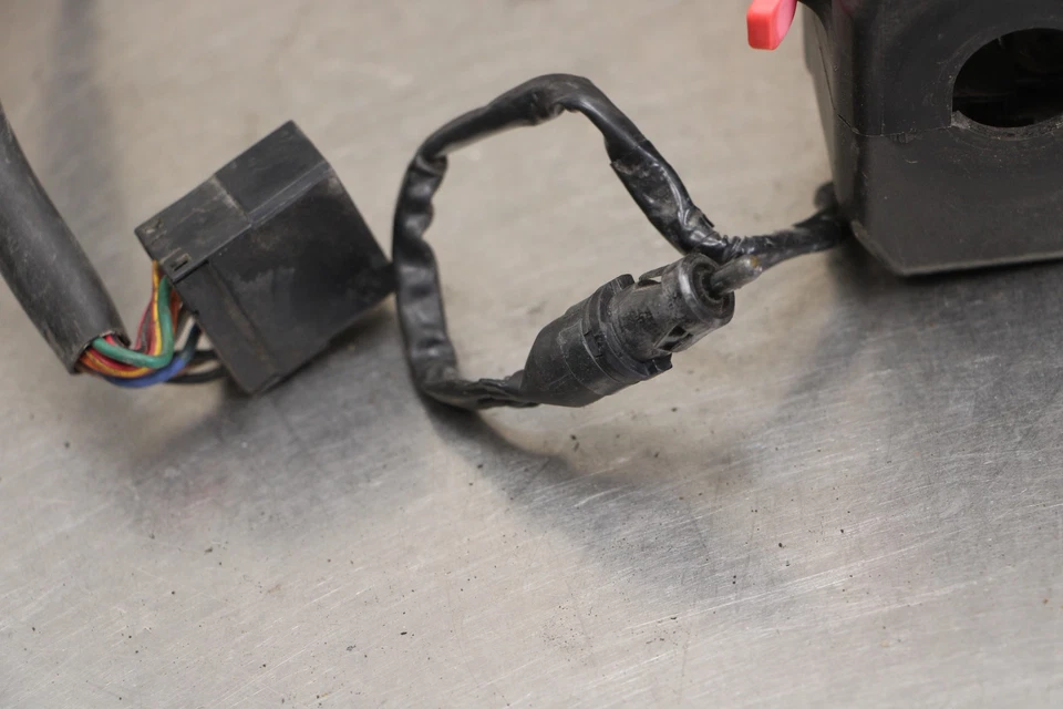 09-12 TRIUMPH STREET TRIPLE R LEFT CLIP ON HANDLE HORN SIGNALS SWITCH SWITCHES Foto 3 de 4