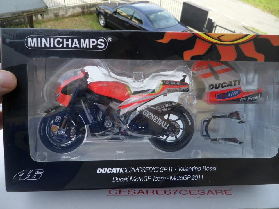 1/12 MINICHAMPS - DUCATI DESMOSEDICI GP 11 - TEMA DUCATI 2011 - ROSSI LIMITED - Immagine 2 di 4