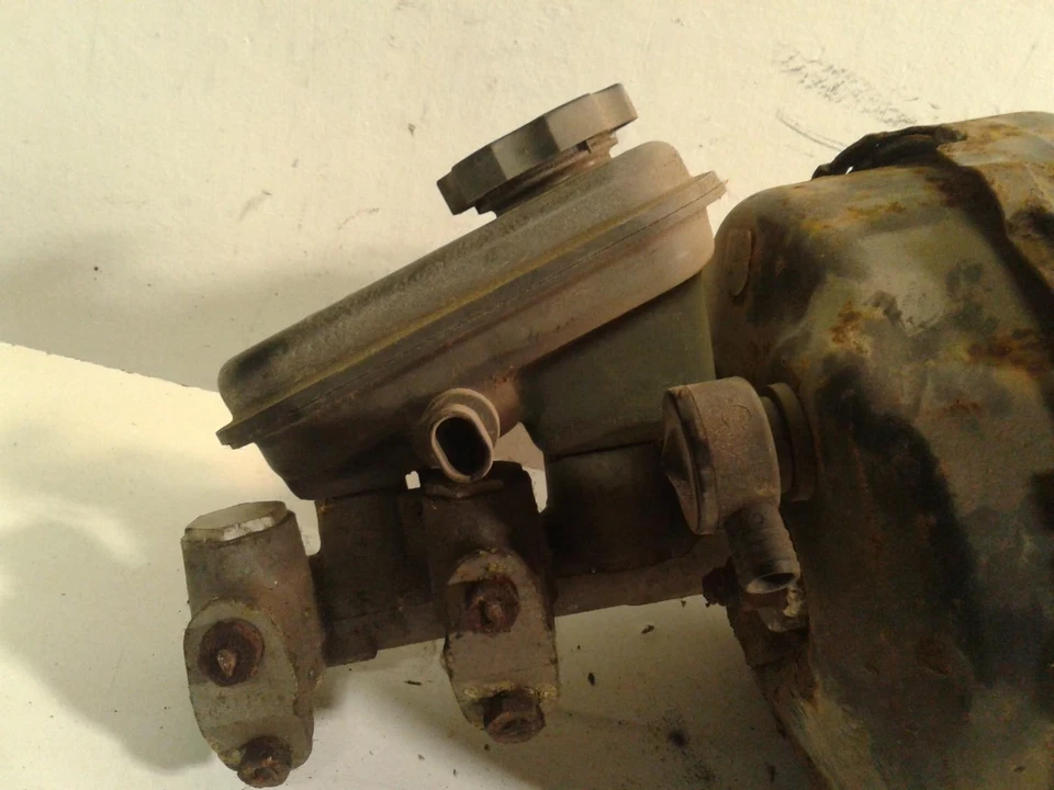 Cilindro maestro de freno usado se adapta a: Chevrolet Corsica 1990 100 mm BC grado A Foto 3 de 4