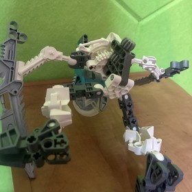 LEGO BIONICLE: Vahki Keerakh (8619) All parts included.