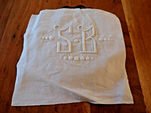 SB monogram embroidered on white linen for chic shabby home decoration (ref 1)