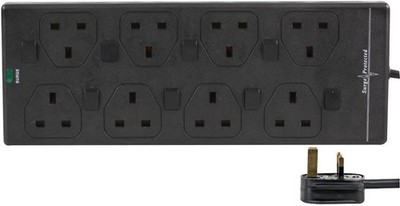 8-fach 2 m überspannungsgeschütztes geschaltetes Verlängerungskabel UK Netzkabel Stecker