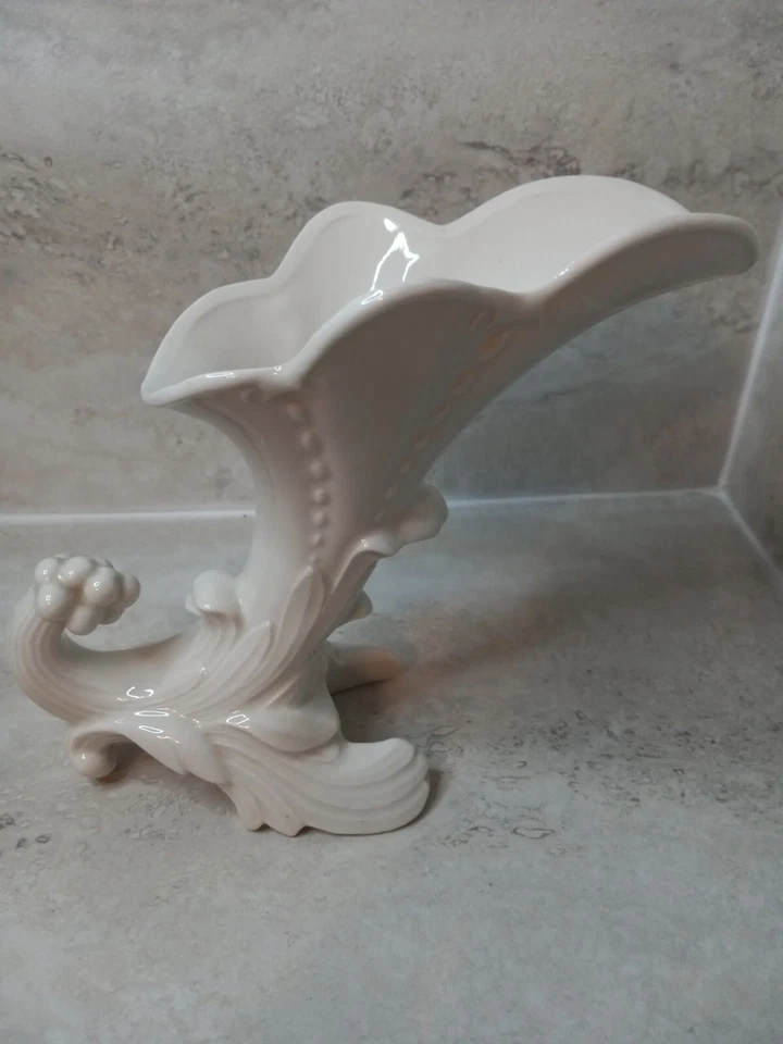 7" Fluted white OPALESCENT French Provincial Horn O Plenty Vase UNIQUE - Image 3 of 4