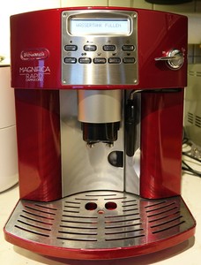 DeLonghi ESAM 3400 Magnifica Rapid Cappucino ...