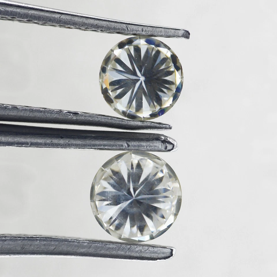 2 PCS WHITE MOISSANITE LOOSE ROUND DIAMONDS - Image 3 of 4