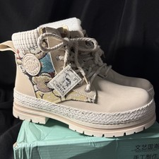 Cahhrrn Beige Combat Boots Size 40 Women’s 9