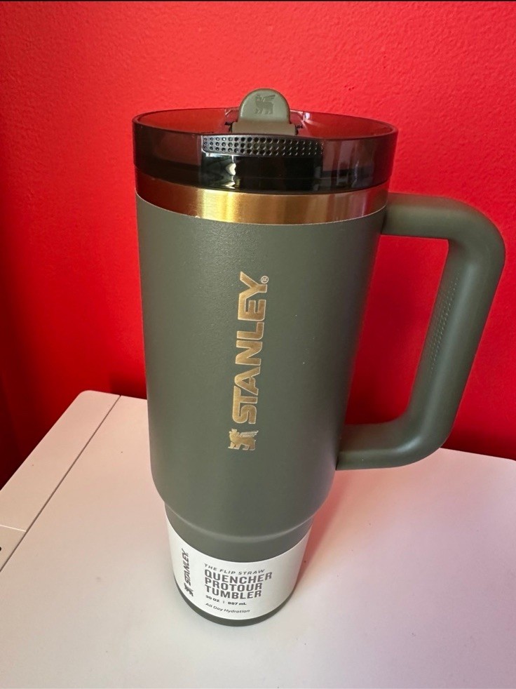 STANLEY LIMITED CYPRESS GREEN THE QUENCHER PROTOUR FLIP STRAW