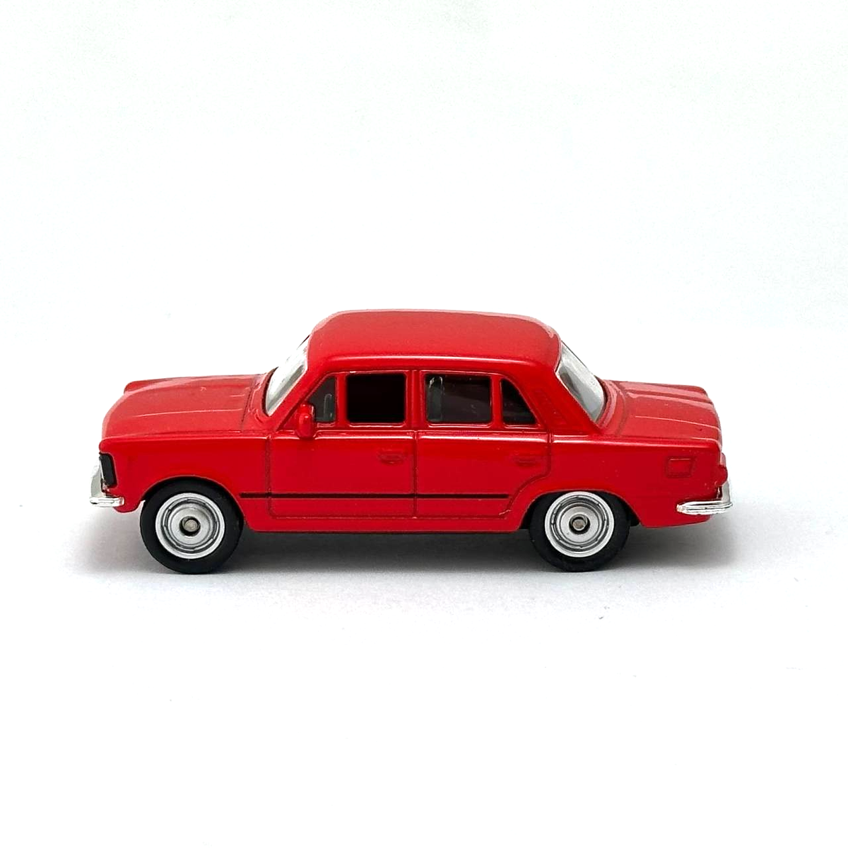 Fiat 125 P Polski Sedan Red Welly 1:60 1:64 Series Scale Diecast