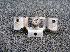 0711699-2 Cessna A185F Clutch Assembly Door Latch RH