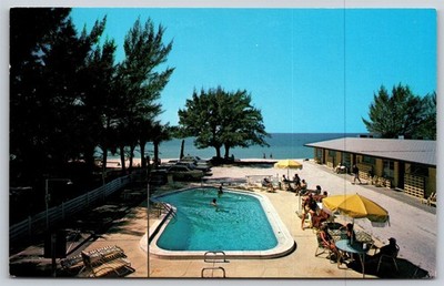Postcard White Sands Apartment Motel, Holmes Beach Florida (scan line) D347