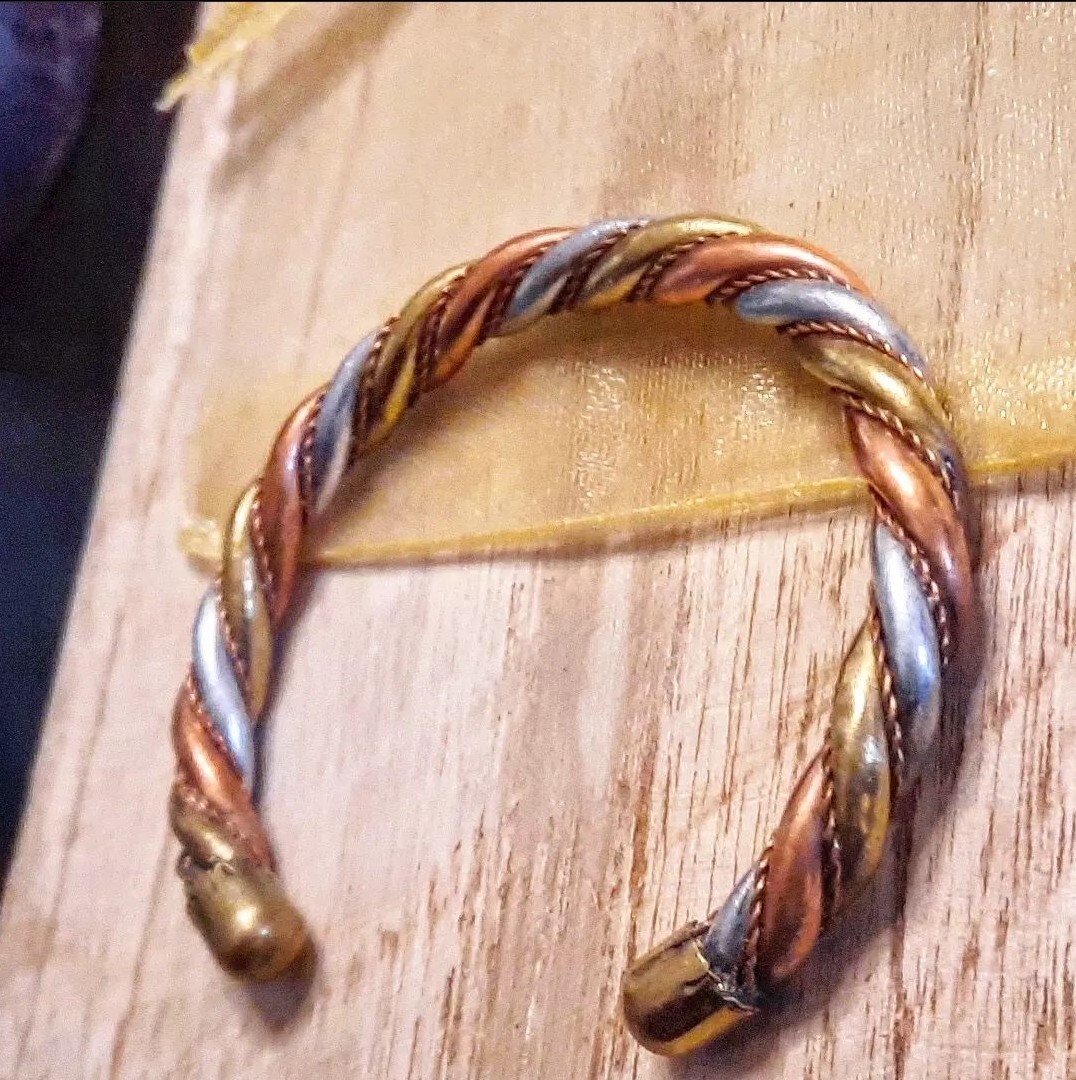 Bracelet torsadé protection spirituelle en cuivre cadeau de Noël