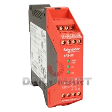 New In Box SCHNEIDER XPSAF5130 Safety Relay