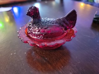 Red Hen On Nest Mini Mosser Salt Cellar GLOWS Ruby Red