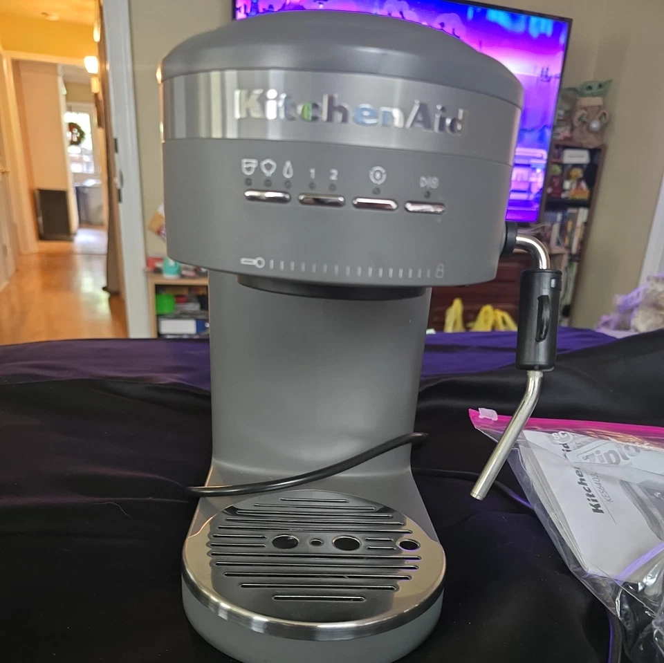 Máquina de café espresso semiautomática KitchenAid nueva, KES6403 Foto 3 de 3