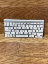 Apple Magic 1 A1314 MC184LL/A Silver Wireless Keyboard Size 29 x 2.5 x 14.2 cm