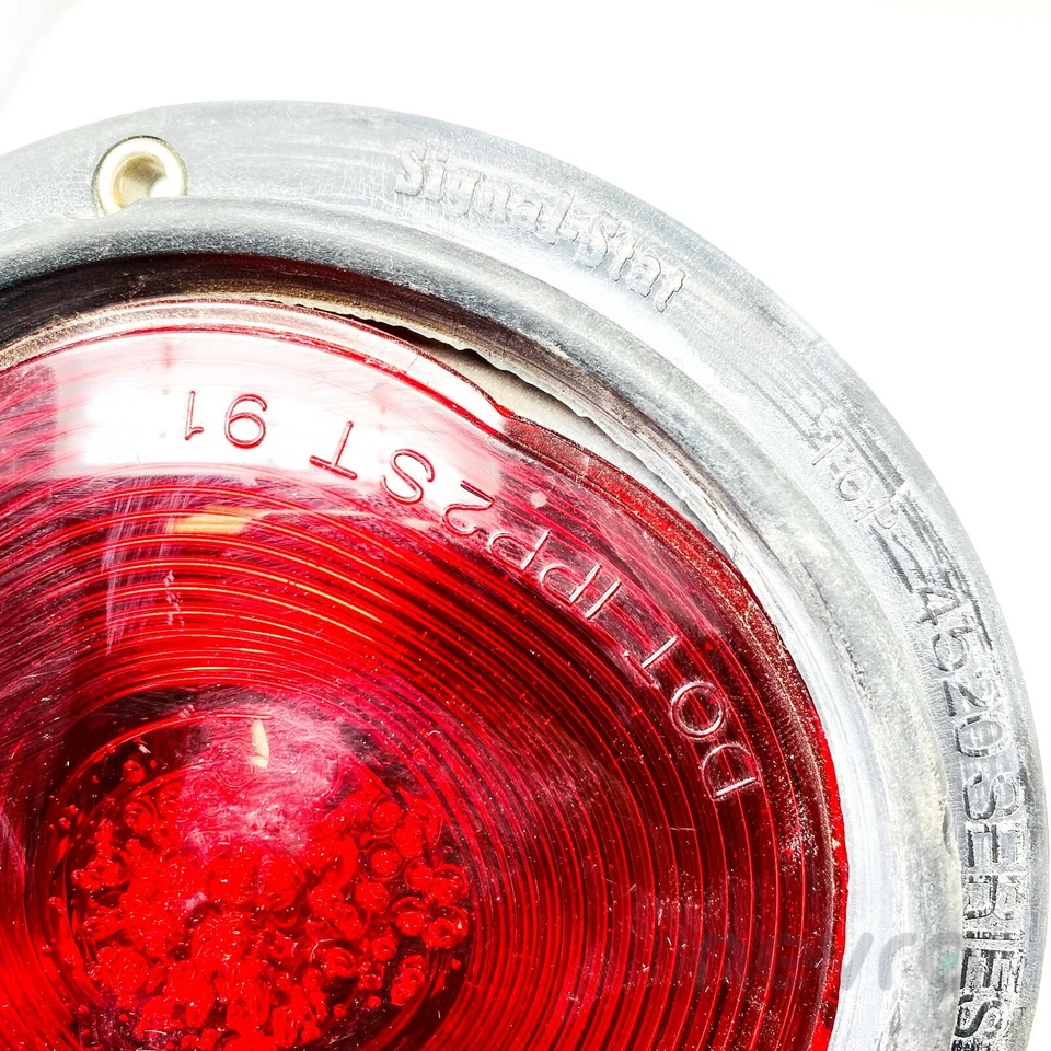 Vintage Signal Stat 9029 Red Truck Tail Light 4520 Series Made in USA, 2 Pcs - Image 4 of 4