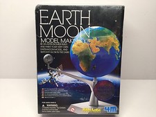 Earth  Moon Model Making Kit Glow in the Dark Science Museum London Craft 4M