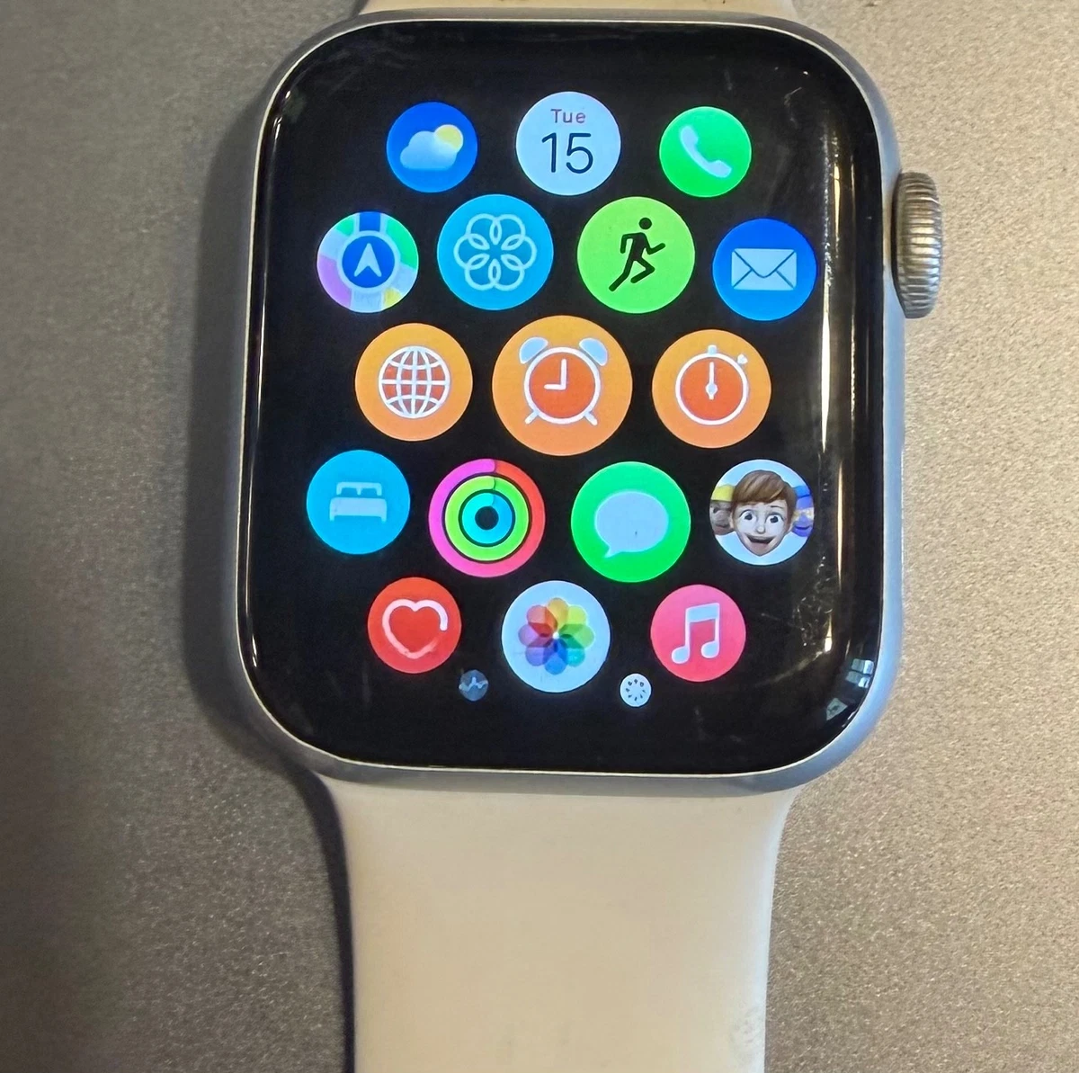 25+ Apple Watch Series 4 40mm Smart Watches for sale | Updated Oct