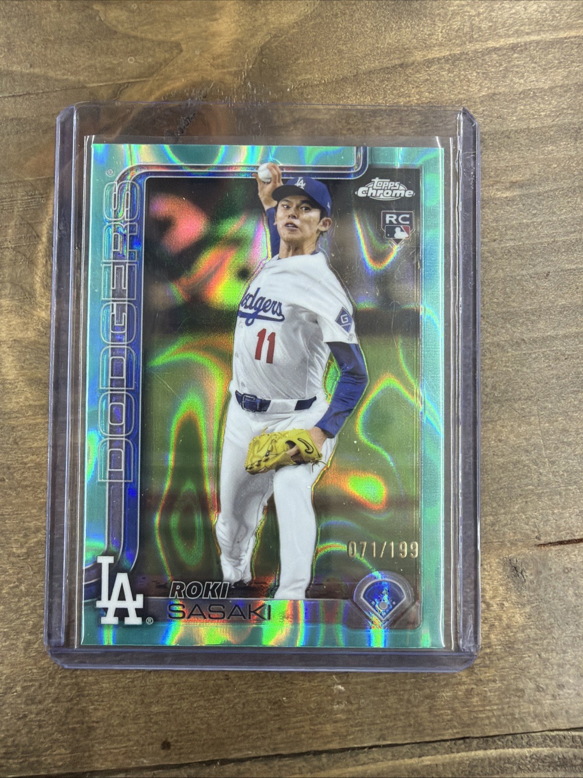 2025 Topps Chrome - Roki Sasaki #217 Aqua Raywave Refractor /199 (RC)
