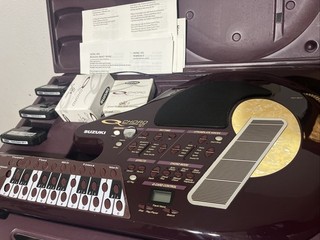 Suzuki QChord QC 1 Omnichord Series MIDI Multi Effects Digital Song Card Guitar