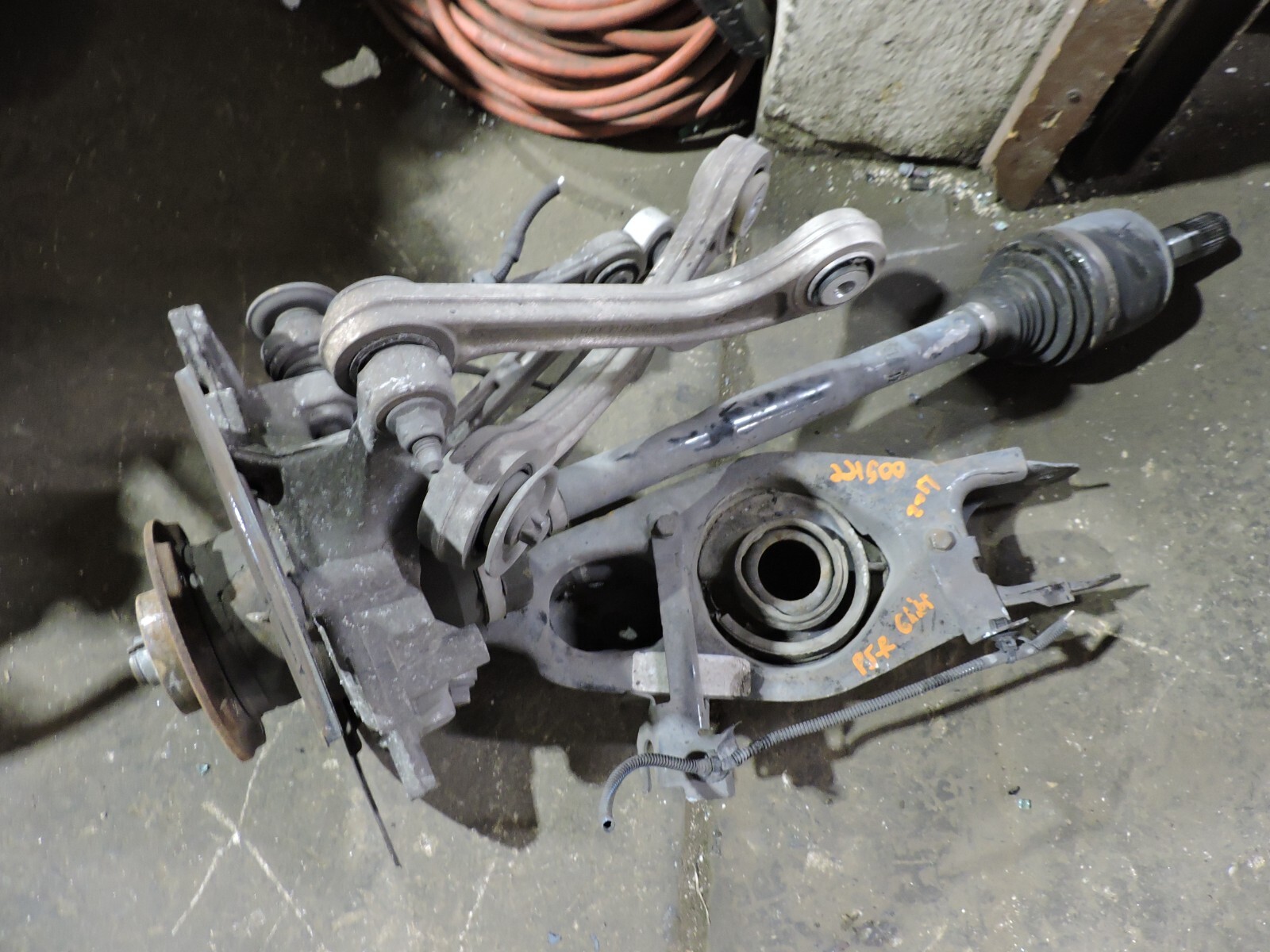 2014-17 MASERATI GHIBLI REAR PASSENGER KNEE ASSEMBLY