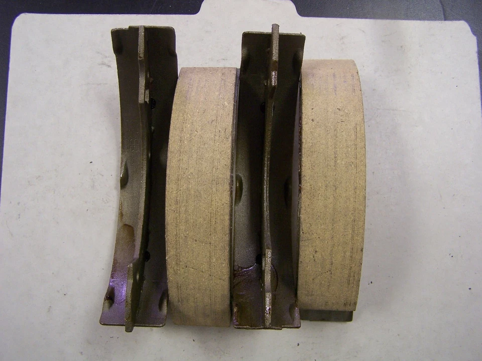 Zapatas de freno traseras con revestimiento nuevas hechas en Bendix EE. UU. R500 para Ford Escort Mercury Lynx Foto 4 de 4