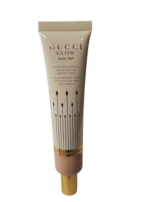 Gucci Glow Skin Tinted Moisturizer Shade Medium 32 Medium NWOB