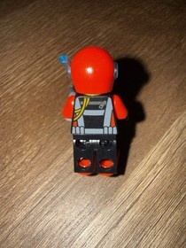 Lego City Deep Sea Diver Minifigure EUC Retired set 60090 good condition 