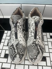 Blondo Womens Snakeskin Shoes Size 9.5