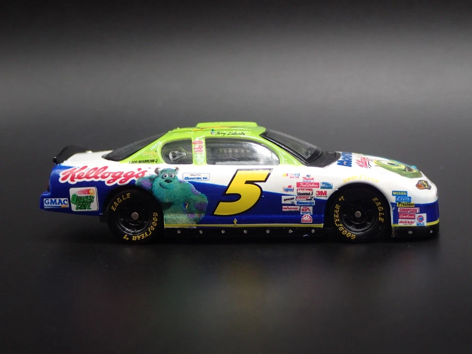 2001 01 CHEVROLET MONTE CARLO TERRY LABONTE NASCAR Modèle Réduit 1:64 - Photo 3/4