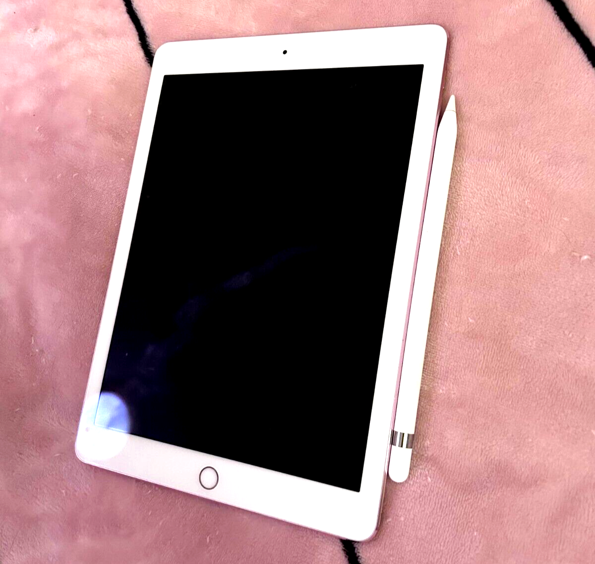 Apple iPad Pro 32GB Wi-Fi 9.7 in Rose Gold with Apple Pencil
