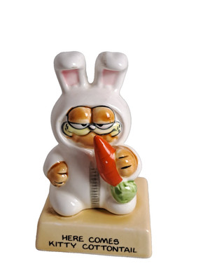 Enesco GARFIELD Cat HERE COMES KITTY COTTONTAIL' 3.5'' Ceramic  Figurine